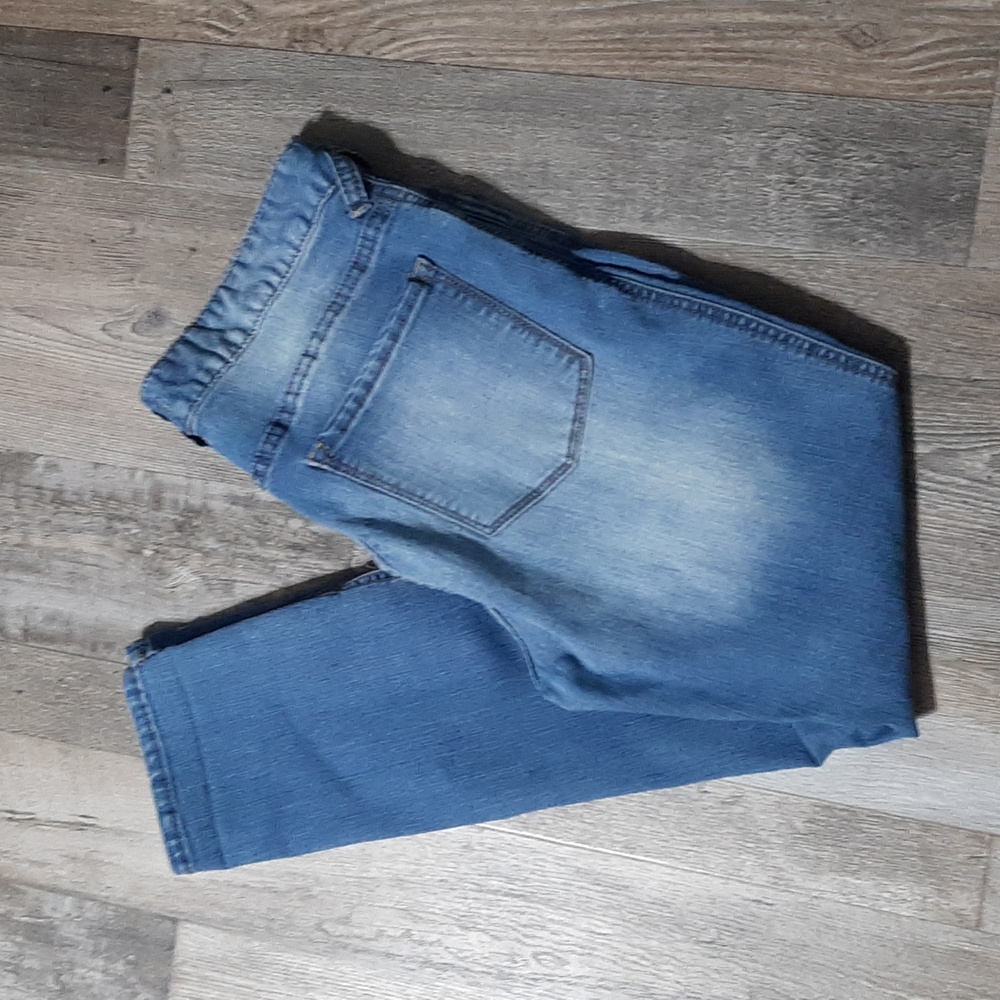 Free people light wash skinny jeans